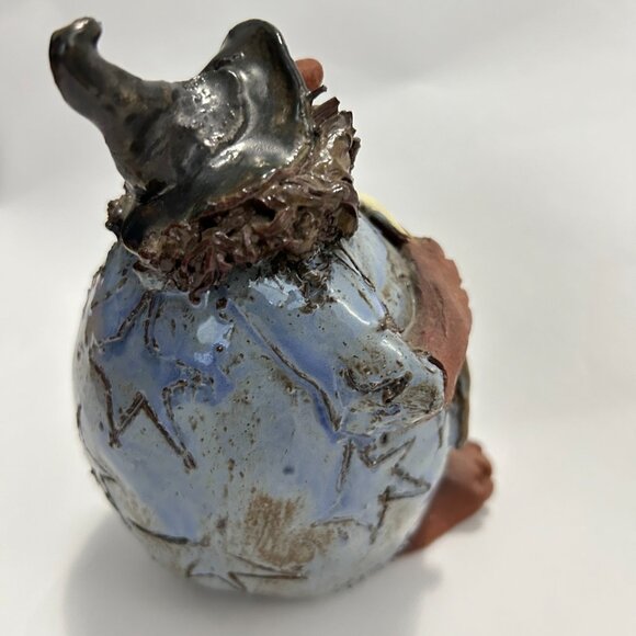 Vintage Sara Meadows Balloon People Pottery Signed wizard holding a star wand - Picture 5 of 11